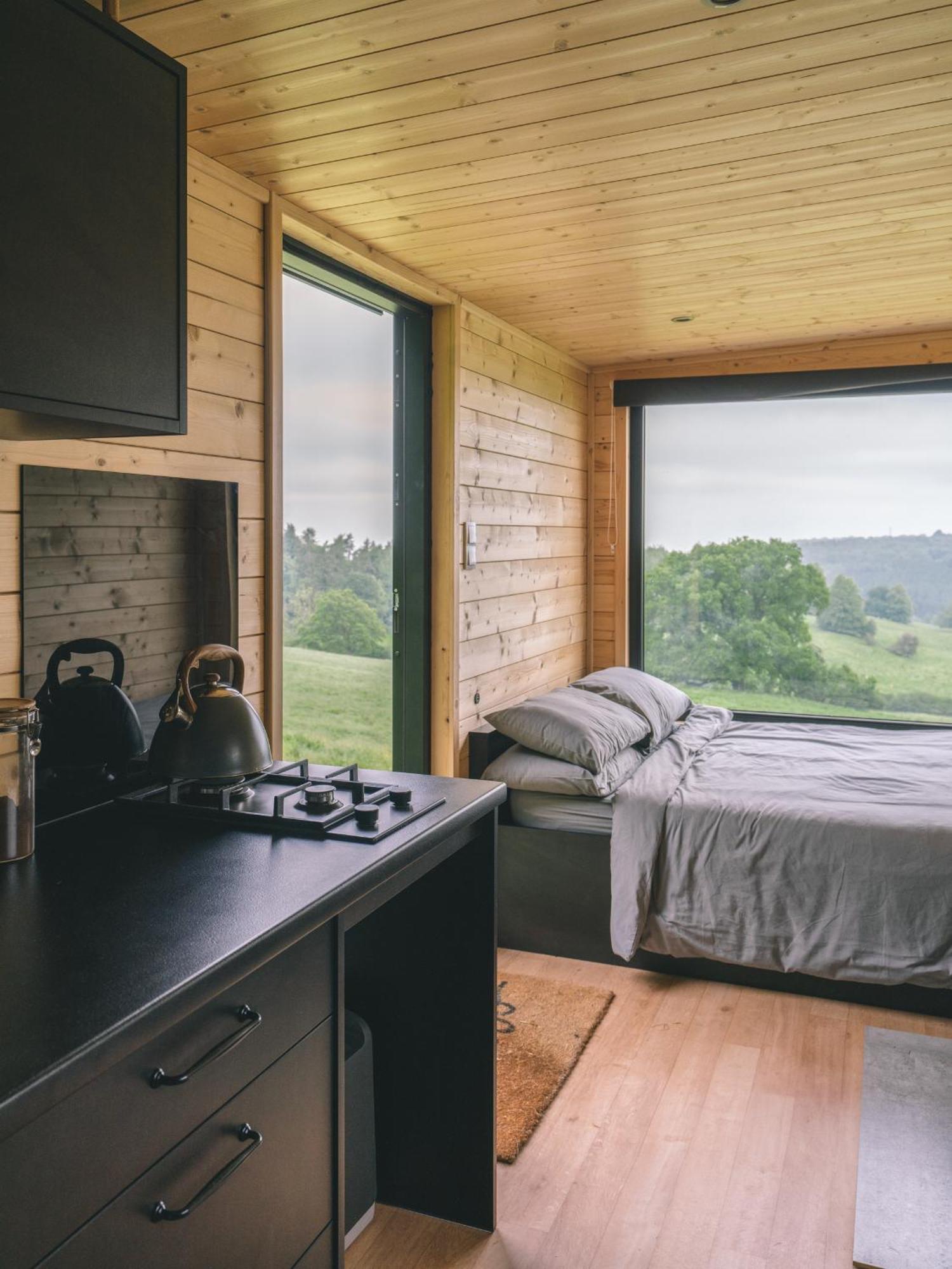 Offgrid Tiny W/ Spectacular View Of Cotswolds Cheltenham