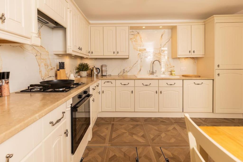 Pittville - By Luxury