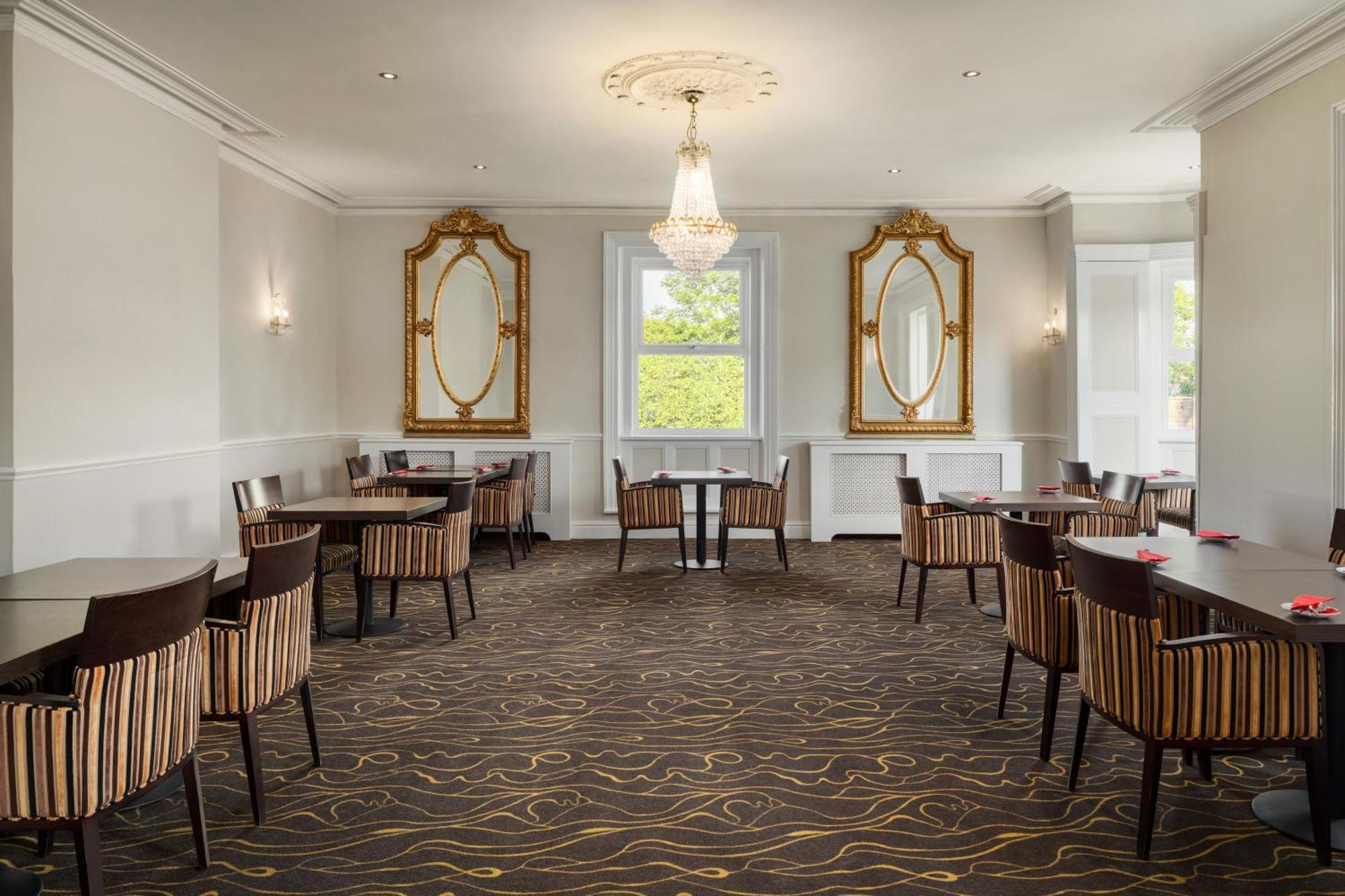 Ramada By Wyndham Cheltenham Hotel 3*