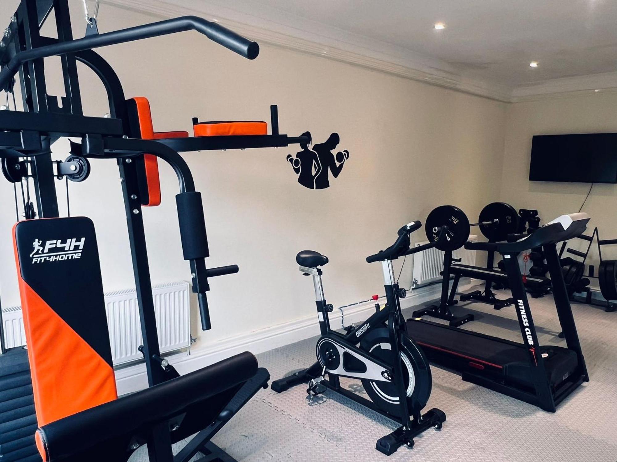 Ramada By Wyndham Cheltenham 3* Golden Valley