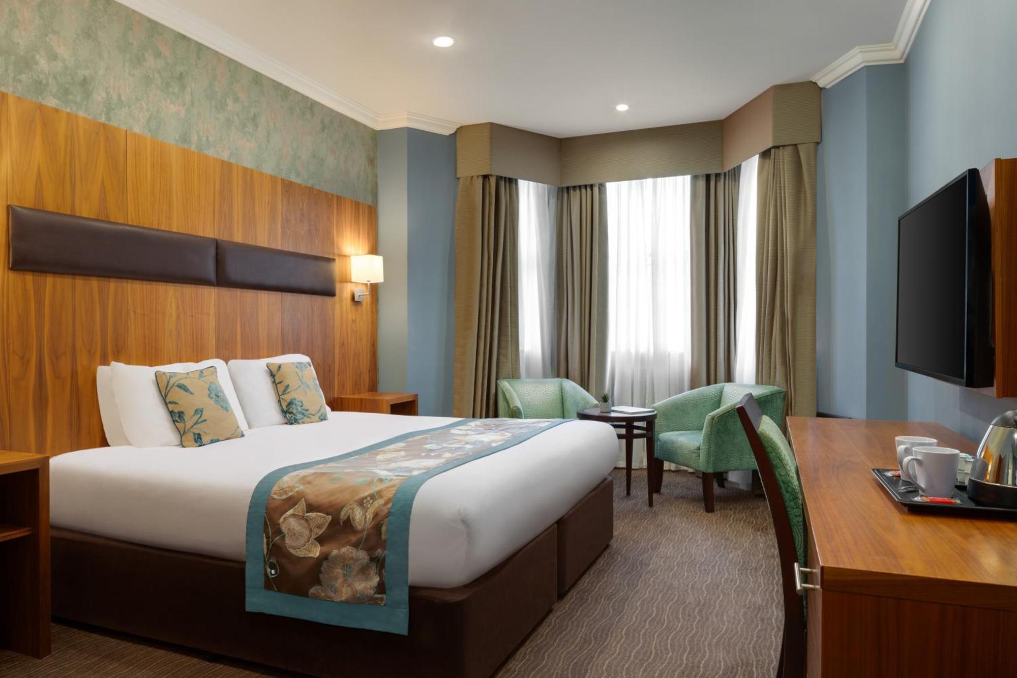 Ramada By Wyndham Cheltenham Hotel