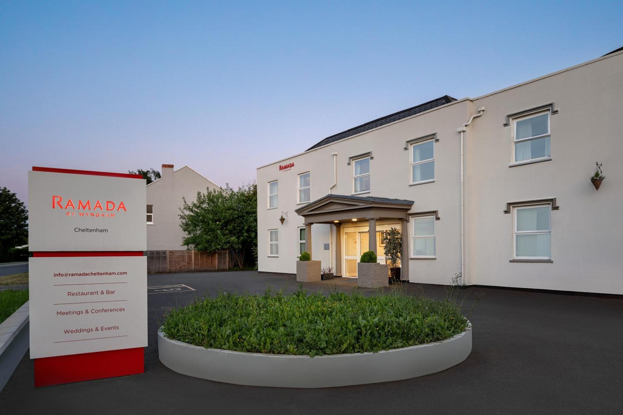 Hotel Ramada By Wyndham Cheltenham