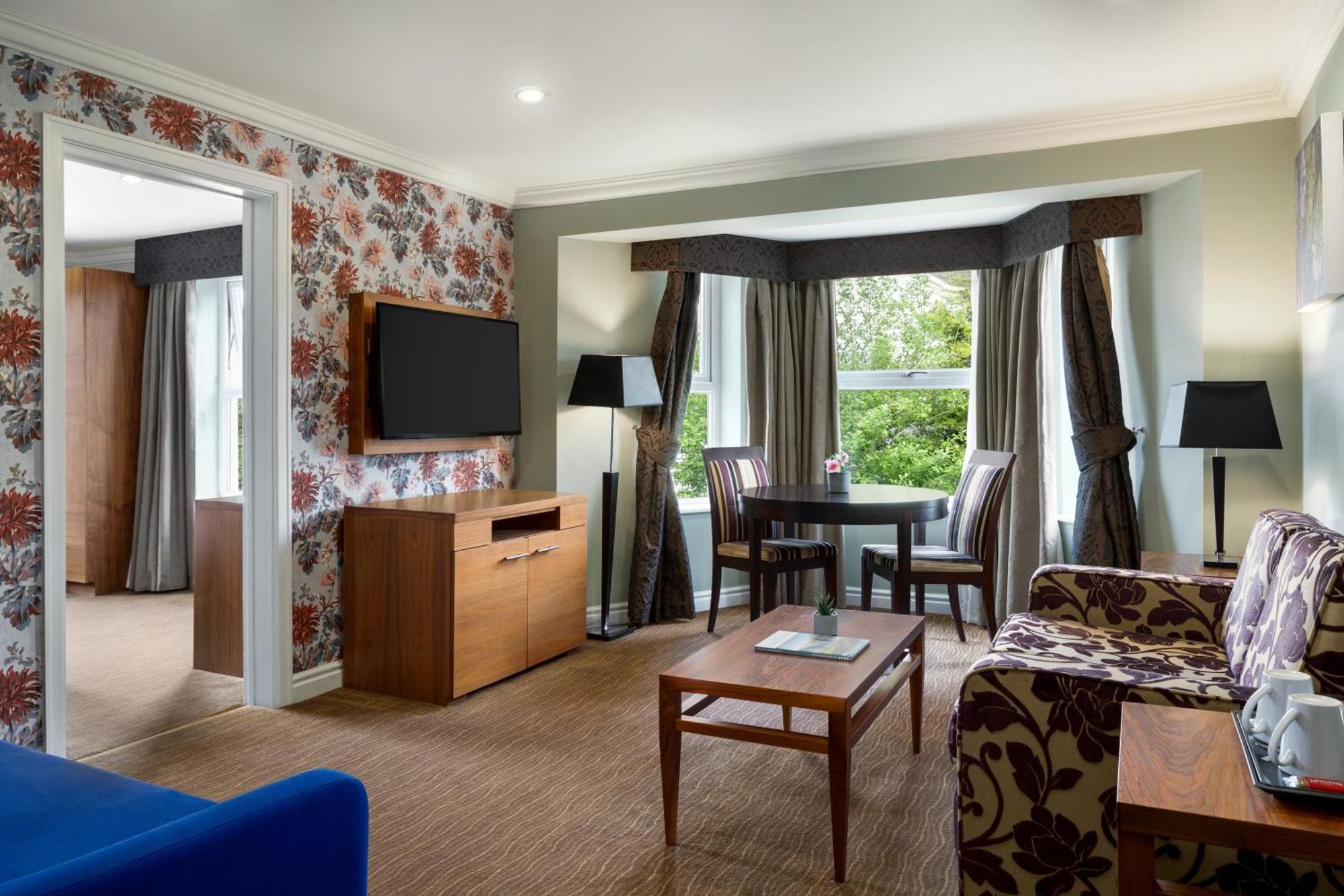 Ramada By Wyndham Cheltenham Golden Valley