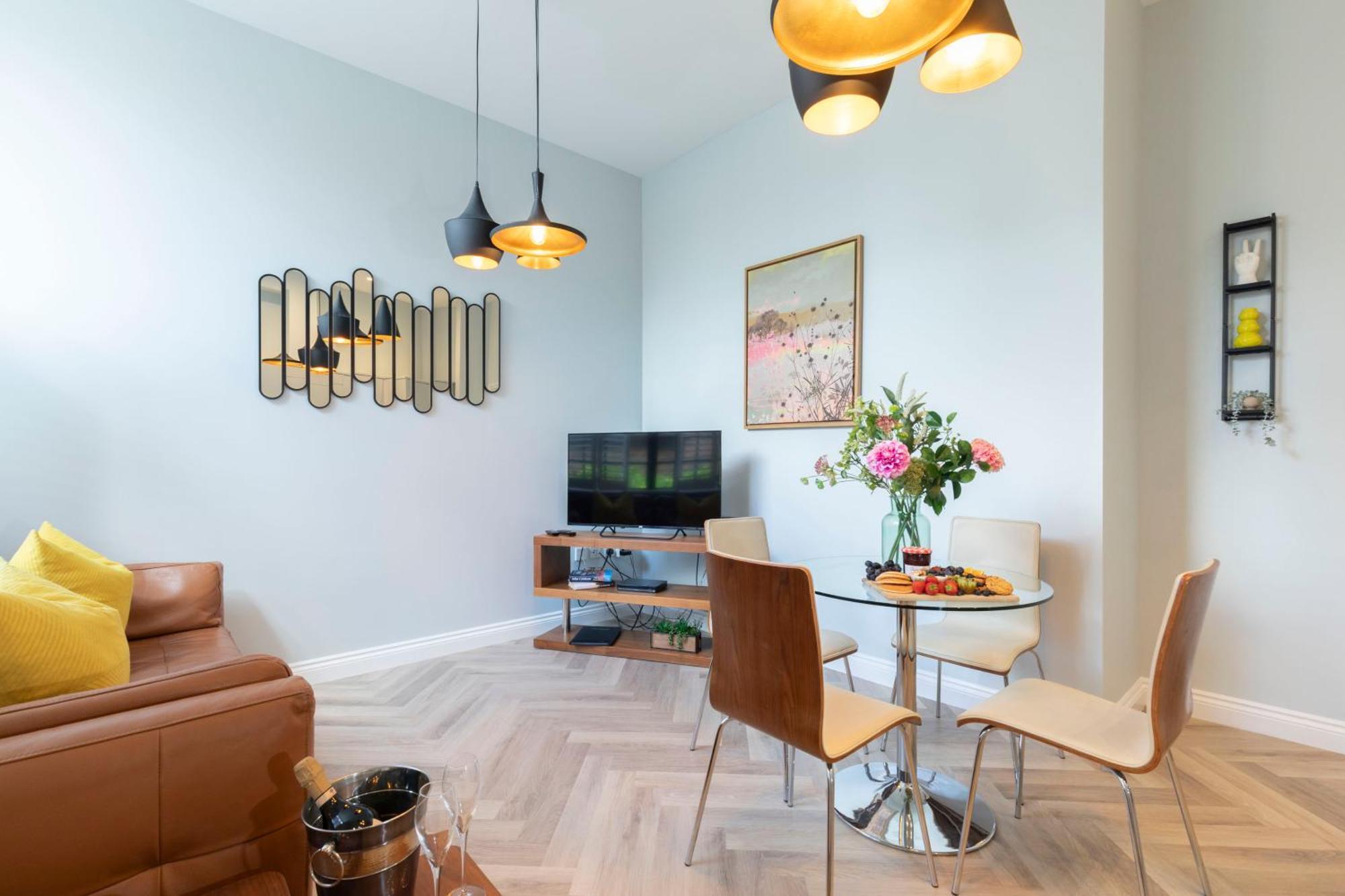 Apartment Elliot Oliver - Stylish 2 Bedroom Town Centre *