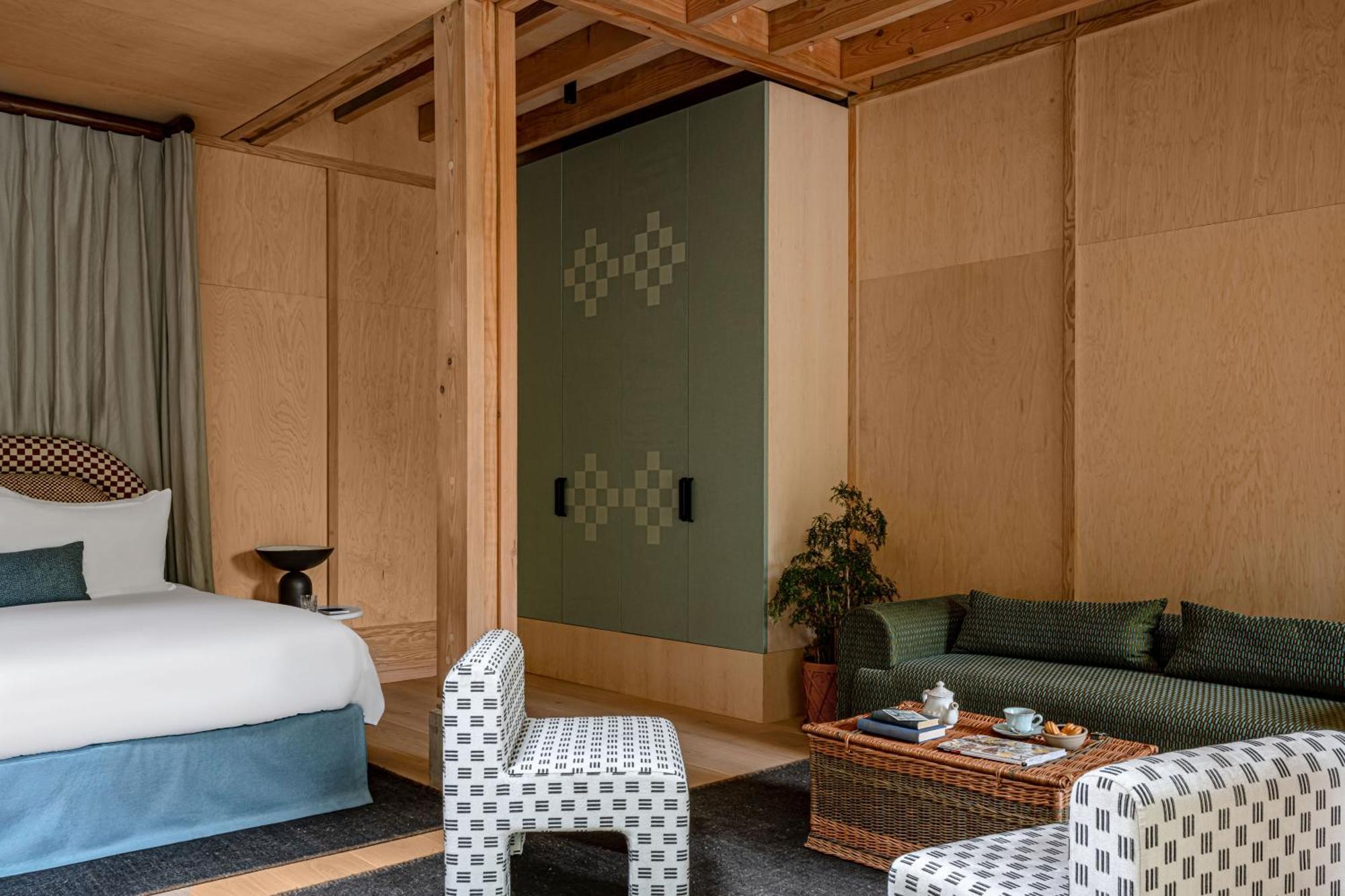 Cowley Manor Experimental 4*