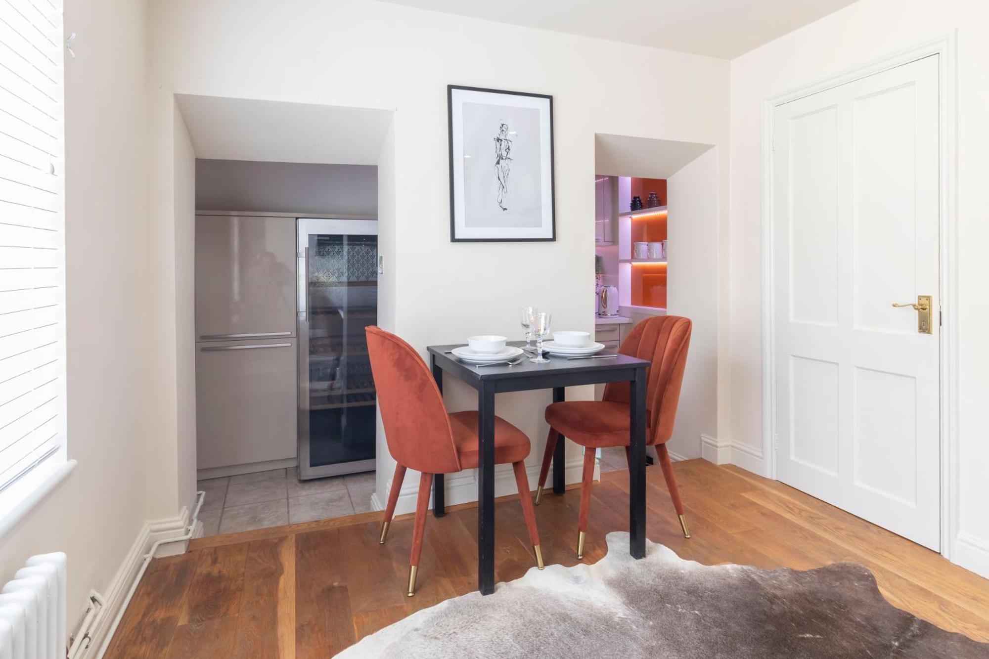 Two Bedroom Period Flat In Montpellier Apartment *