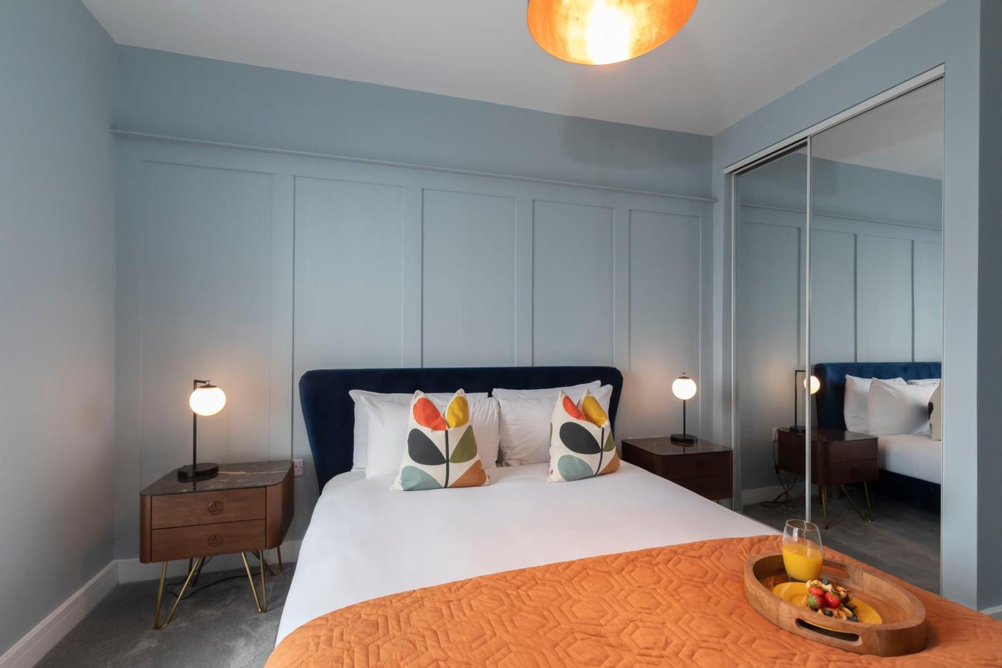 Elliot Oliver - Cosy 2 Bedroom Town Centre Apartment *
