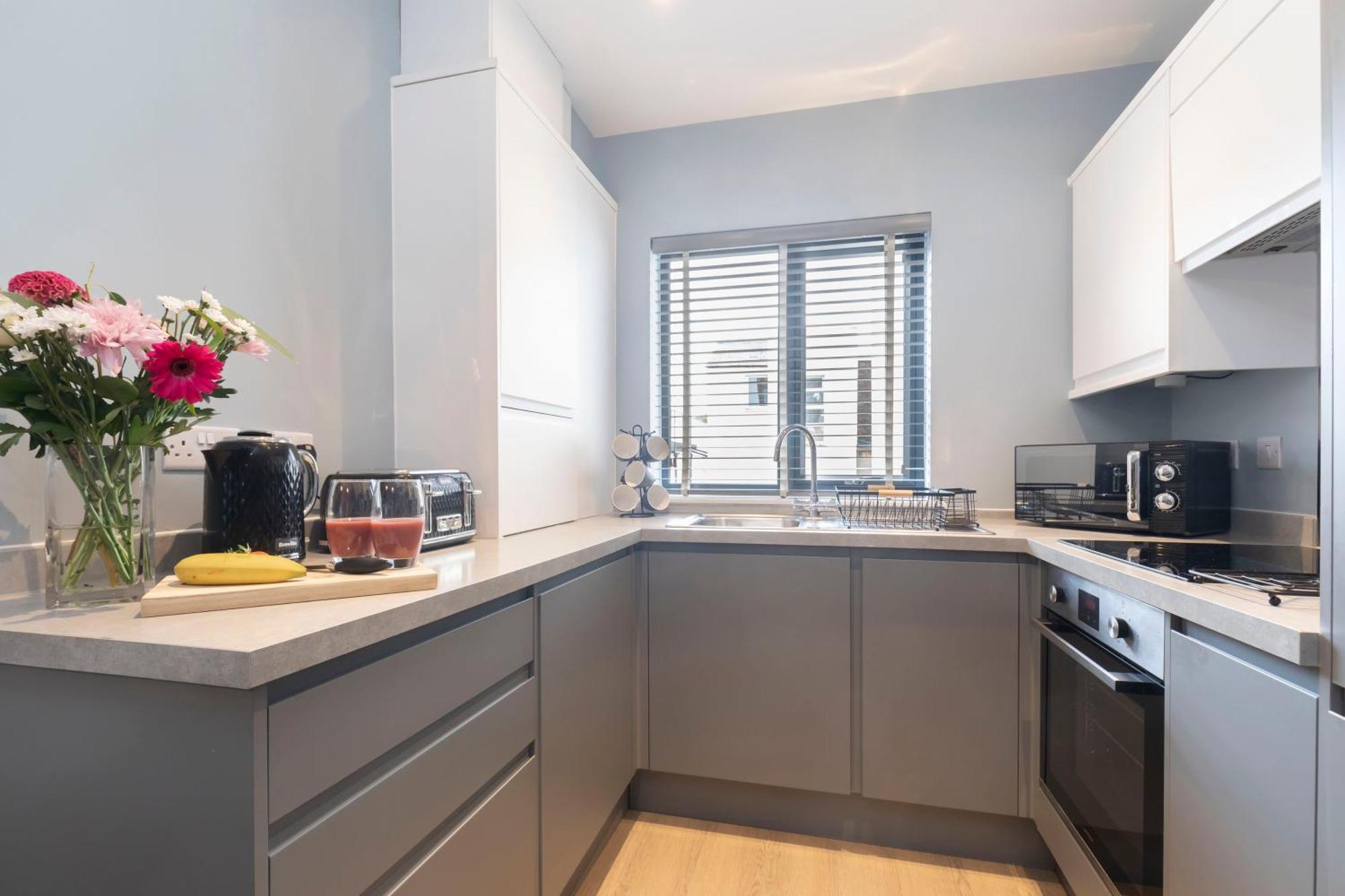 Elliot Oliver - Cosy 2 Bedroom Town Centre