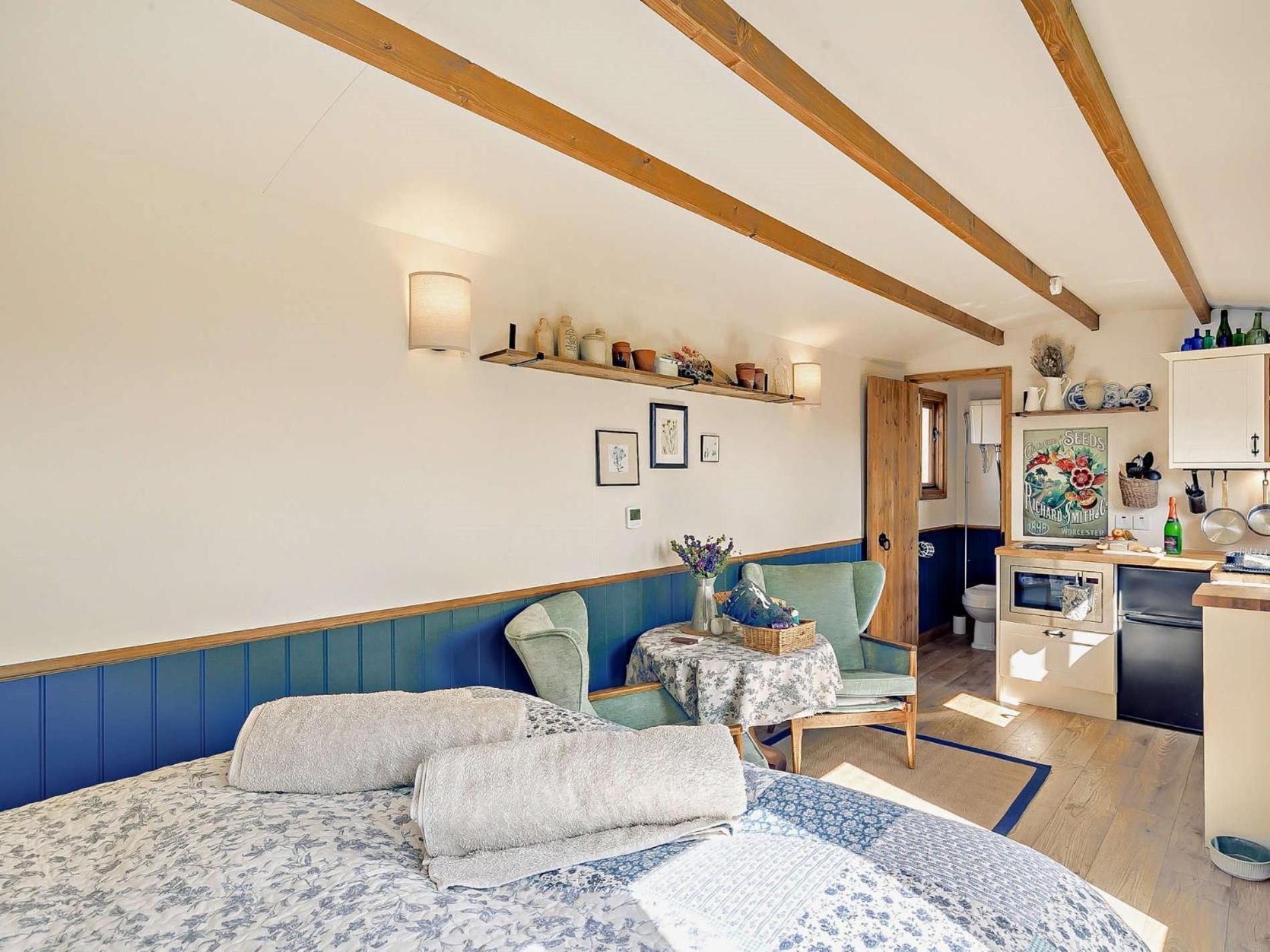1 Bed In 95422