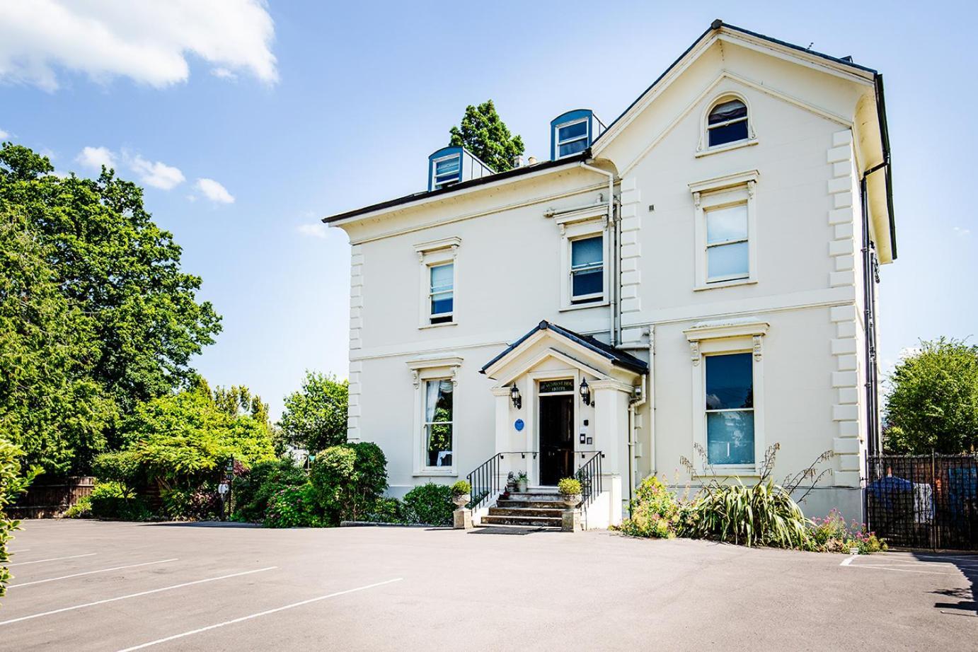 Beaumont House Guest house 4*