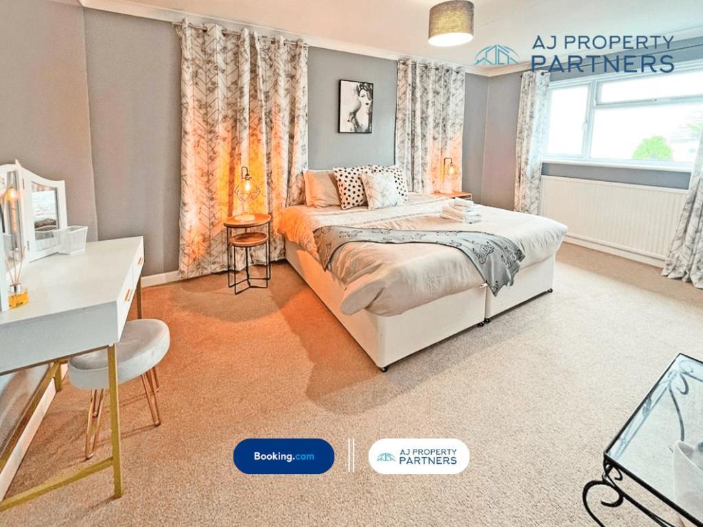 Casa de férias Premium L Hill View L Last-minute Offer L L Aj L Perfect For Short Or Long L 4beds 4bedrooms