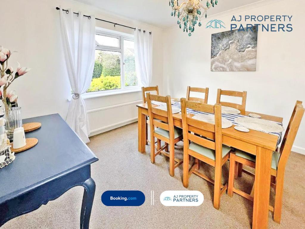 Premium L Hill View L Last-minute Offer L L Aj L Perfect For Short Or Long L 4beds 4bedrooms Casa de férias *