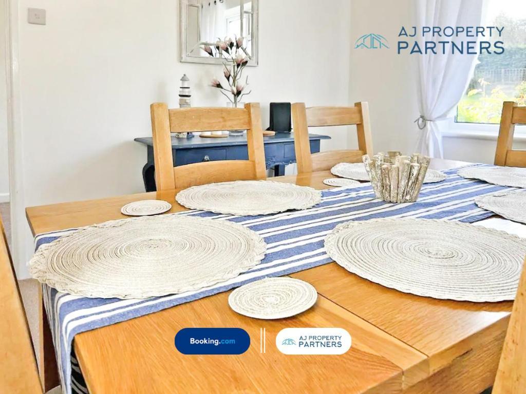 Premium L Hill View L Last-minute Offer L L Aj L Perfect For Short Or Long L 4beds 4bedrooms Casa de férias