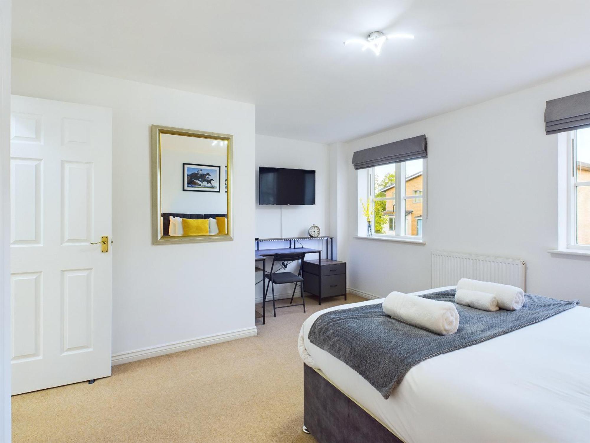 Holiday home Signature - - Large 4 Bed House With Parking - Racecourse Cheltenham