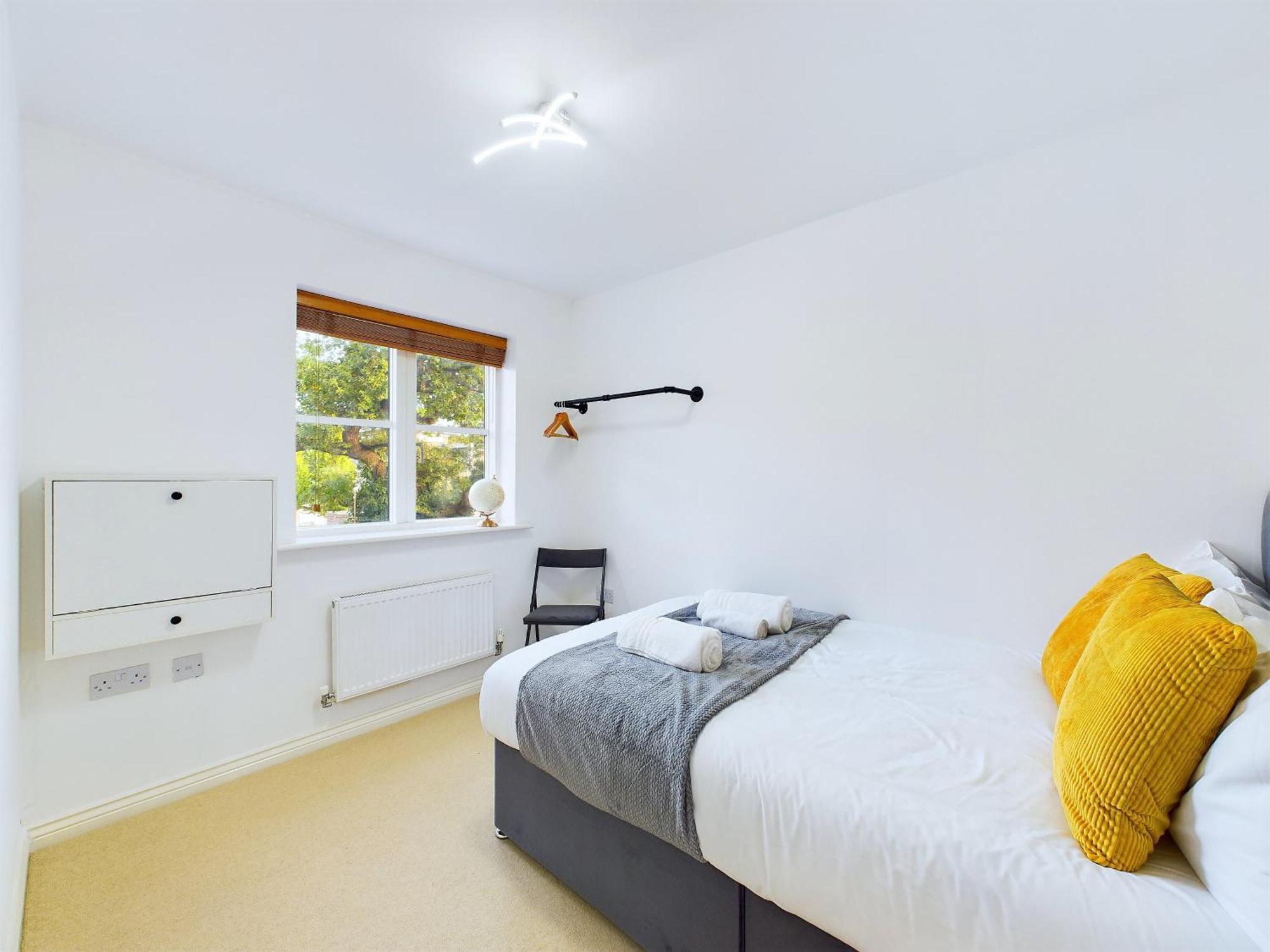 Holiday home Signature - - Large 4 Bed House With Parking - Racecourse Cheltenham
