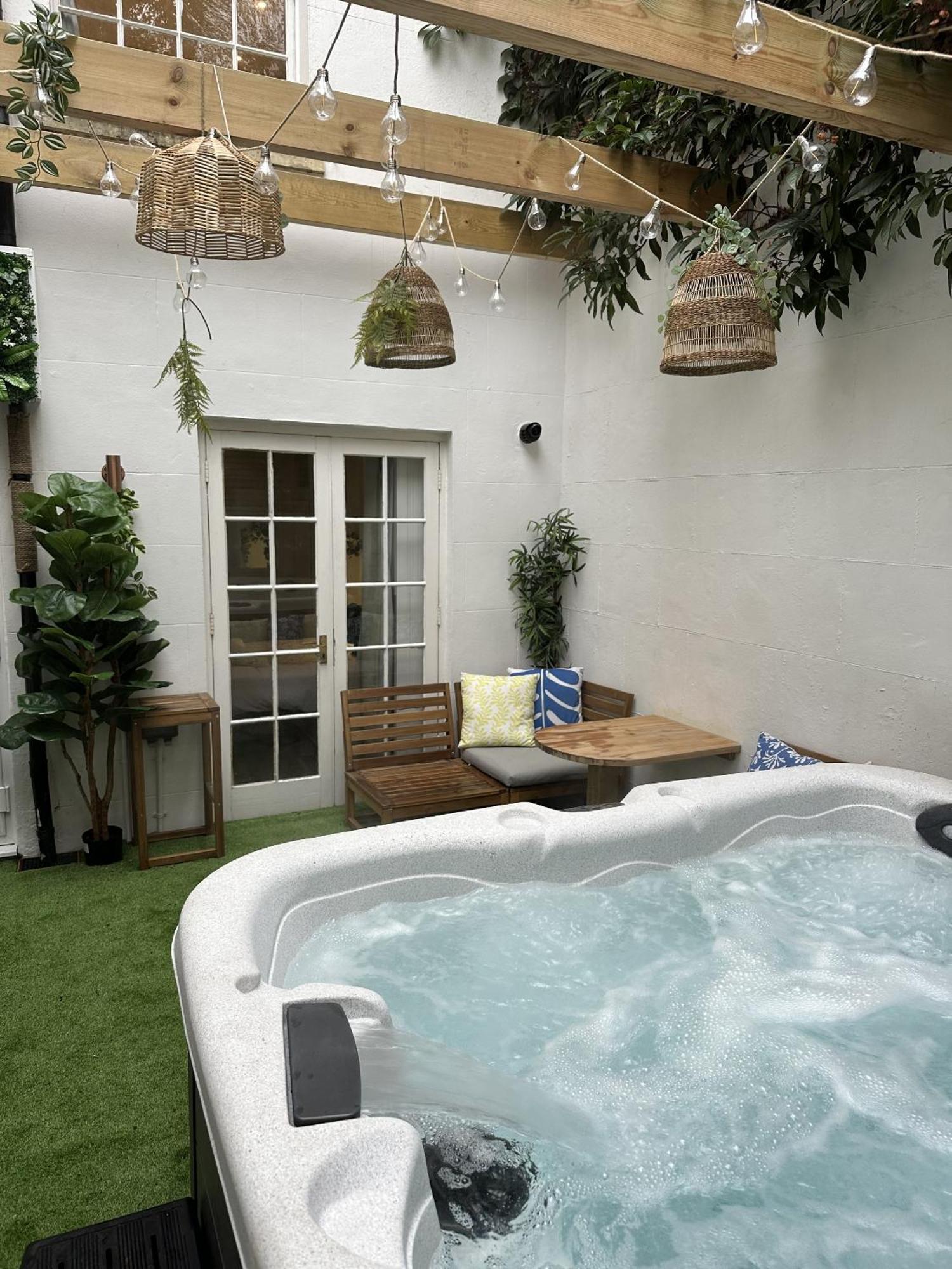 Apartment Town Centre With Hot Tub *