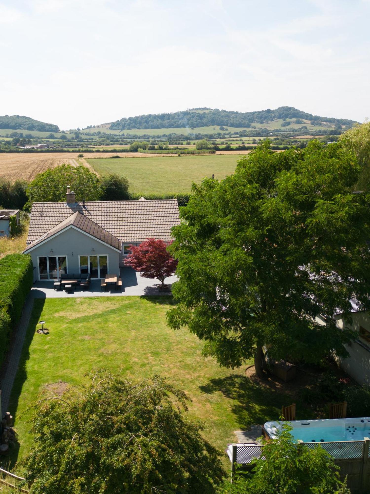 Magnificent 3-bedroom With Swim *