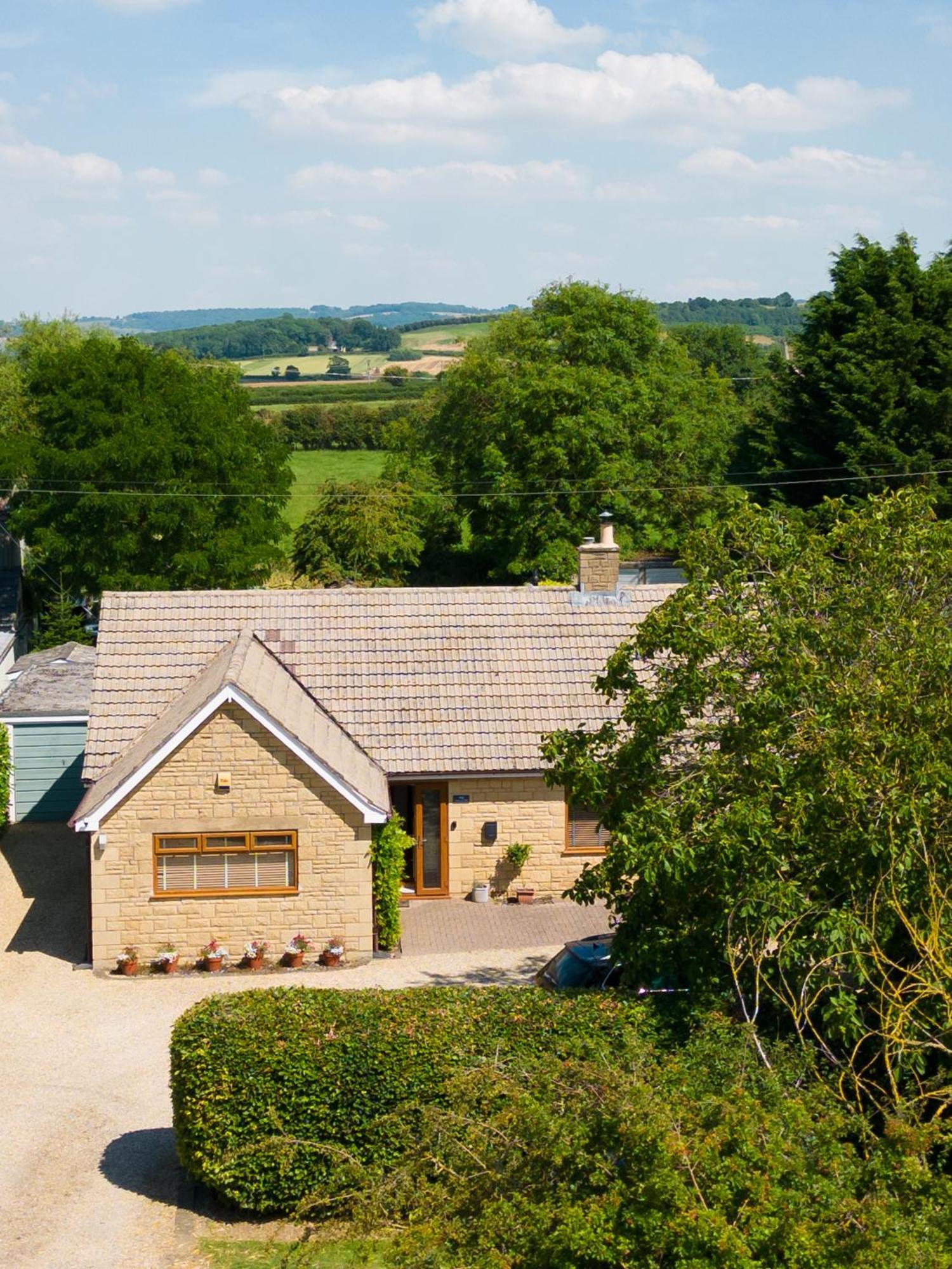 Magnificent 3-bedroom With Swim Cheltenham