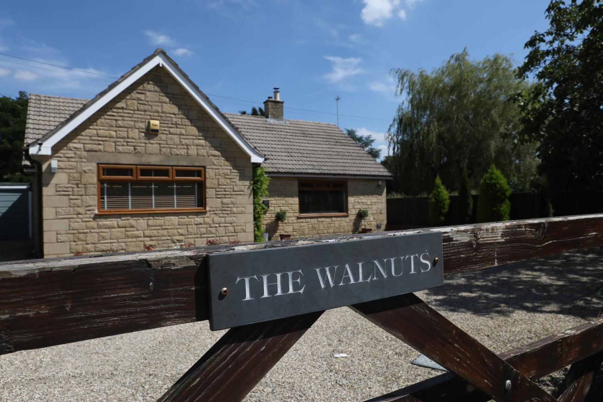 Stunning 3 Bed 2 Bath Detached Village Cheltenham