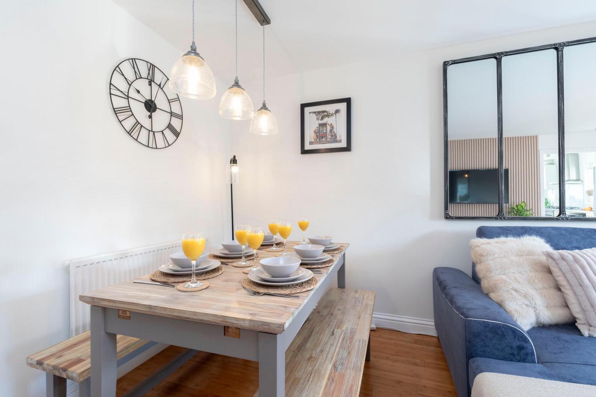 Cosy 2-bed In Tivoli