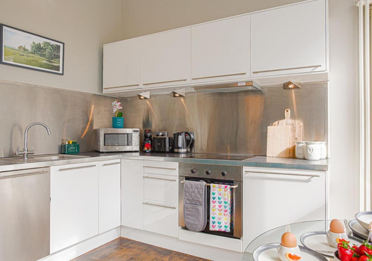 Apartment Stylish Grade Ii Listed Apartment: The London