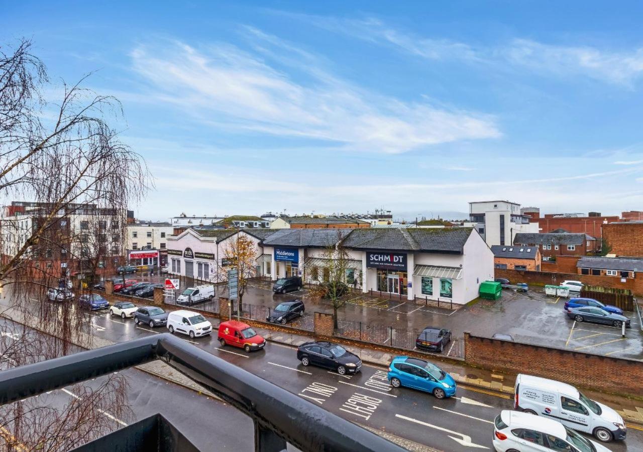 1bd With Free Underground Parking! * Cheltenham