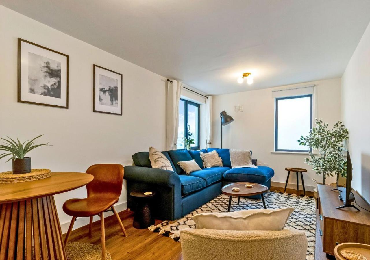 1bd With Free Underground Parking! Apartment Cheltenham