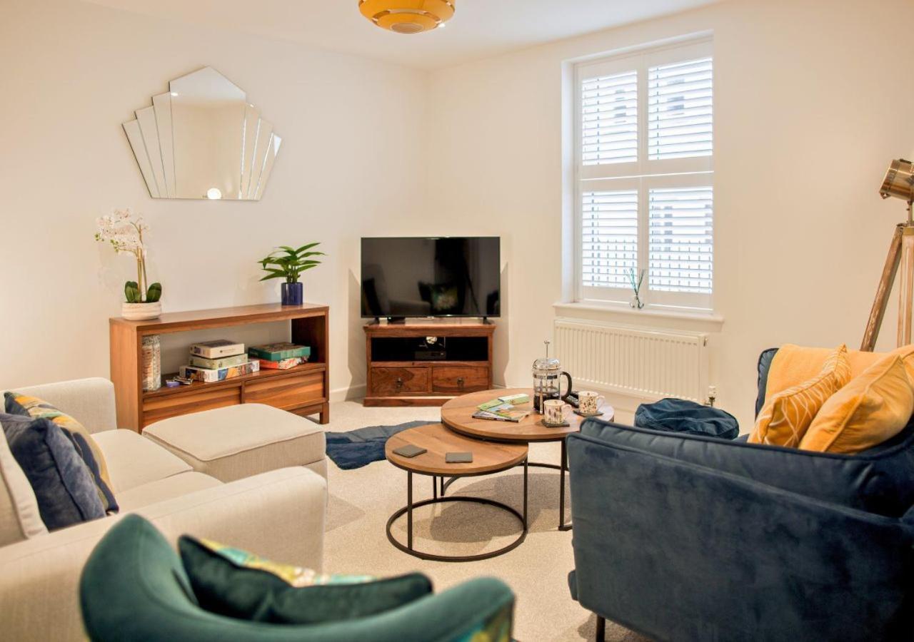 Holiday home Stunning 2 Bed With Private Patio And Free Parking