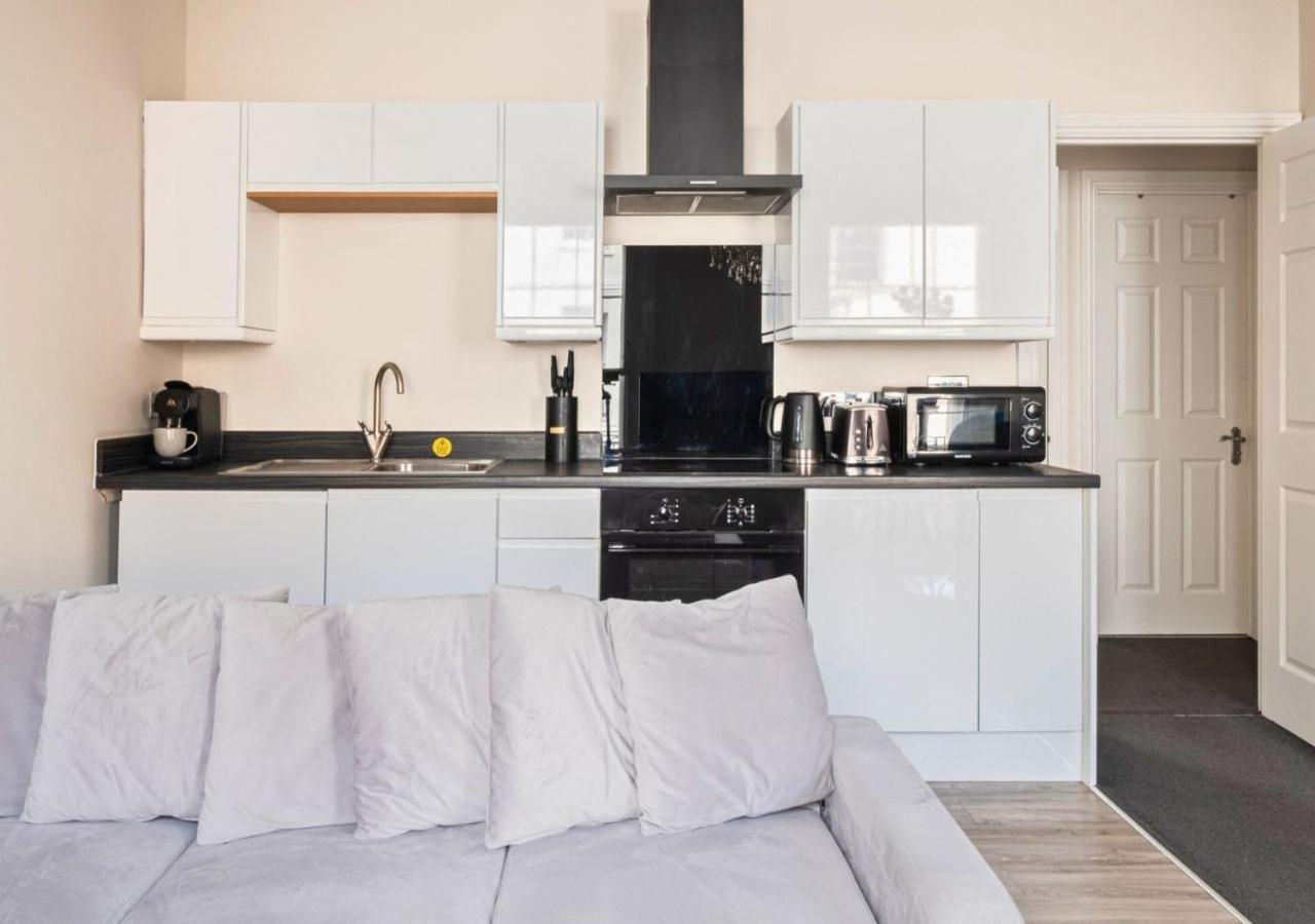 Stunning 2 Bed In The Centre Of Cheltenham! *