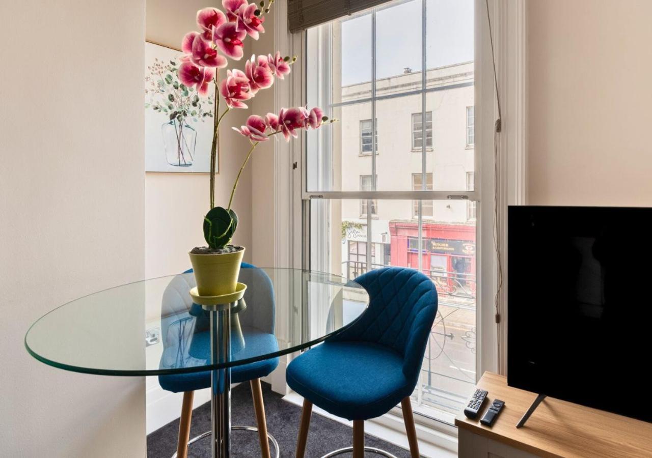 Apartment Stunning 2 Bed In The Centre Of Cheltenham! Cheltenham