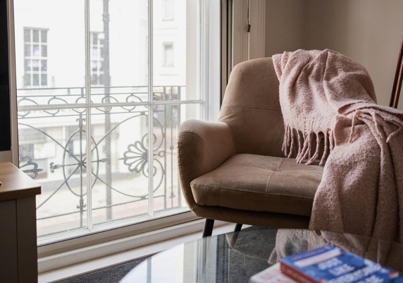 Stunning 2 Bed In The Centre Of Cheltenham!