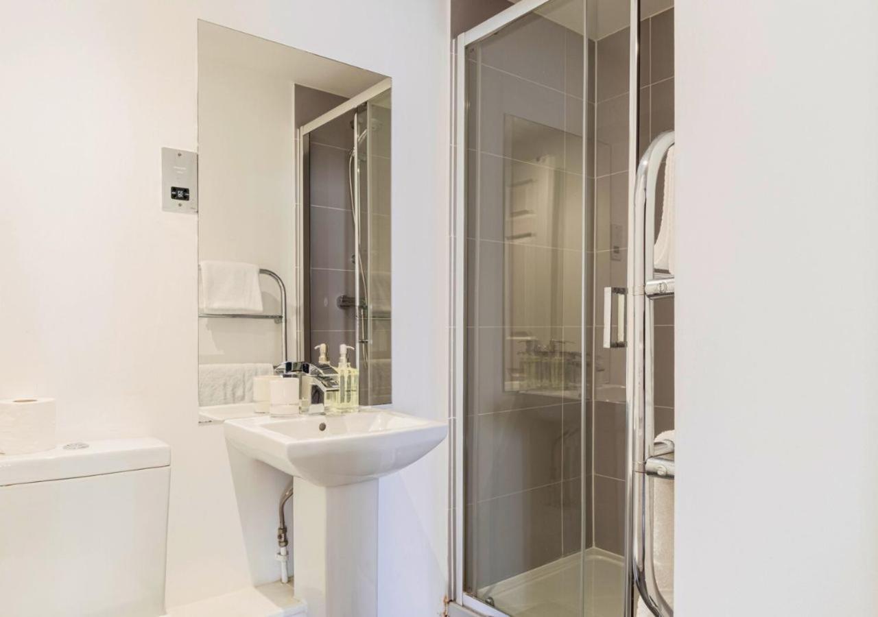 Stunning 2 Bed In The Centre Of Cheltenham! Apartment *