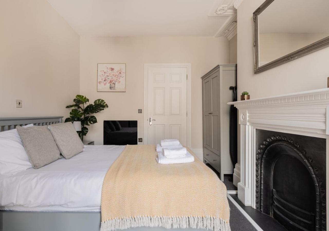Stunning 2 Bed In The Centre Of Cheltenham! Apartment