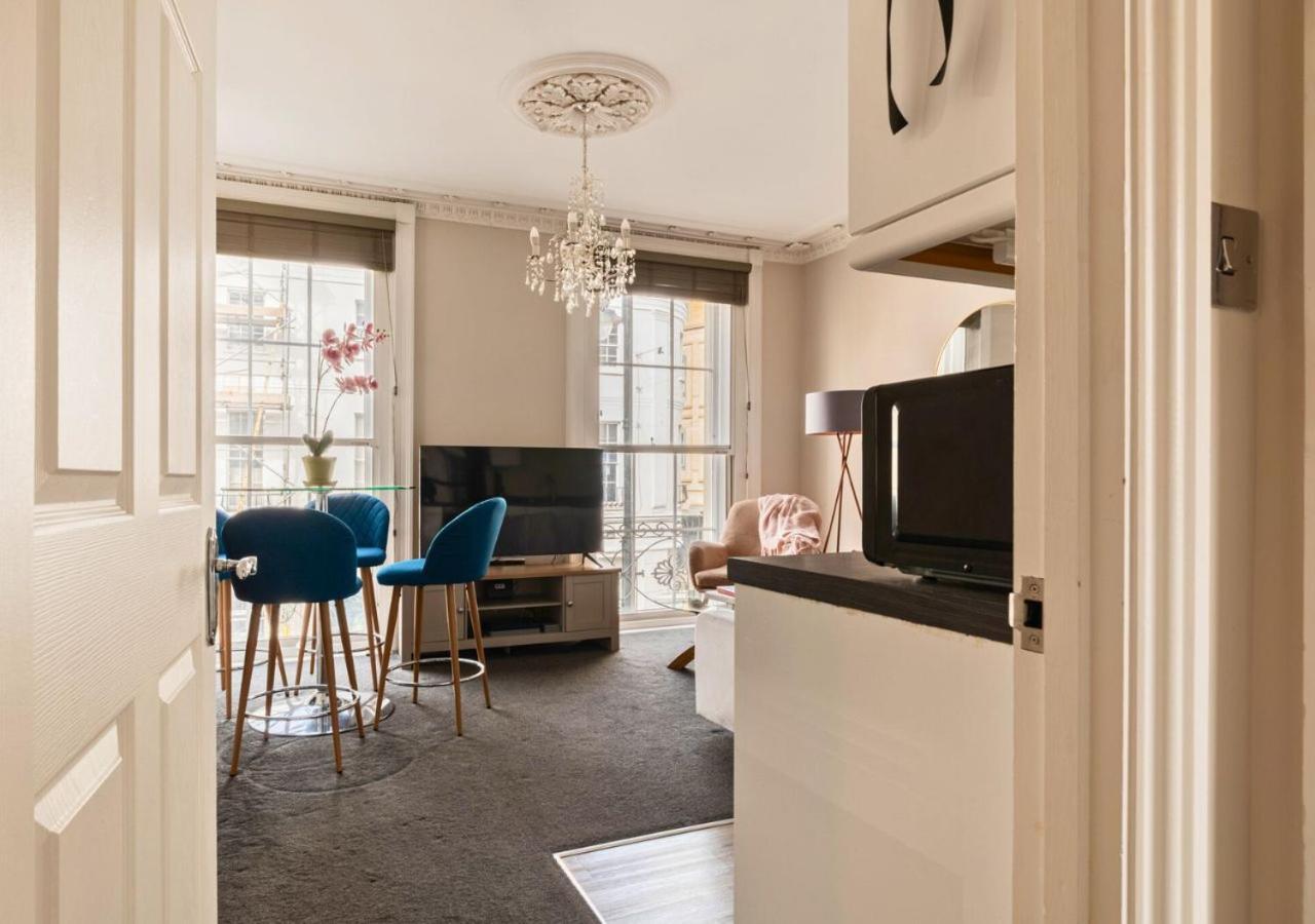 Stunning 2 Bed In The Centre Of Cheltenham! Apartment *