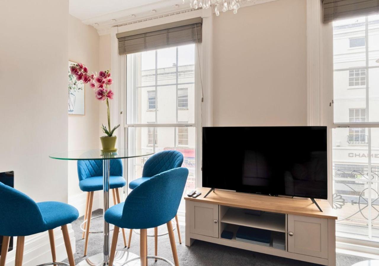 Apartment Stunning 2 Bed In The Centre Of Cheltenham! *