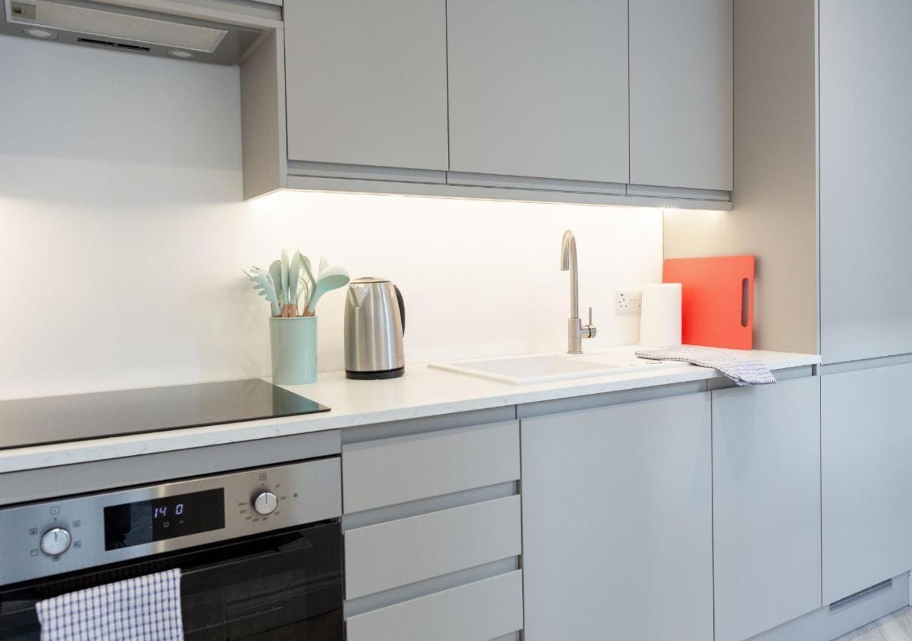 Holiday home Bright & Airy 2bd - 10 Mins Walk To Chelt Centre! Cheltenham