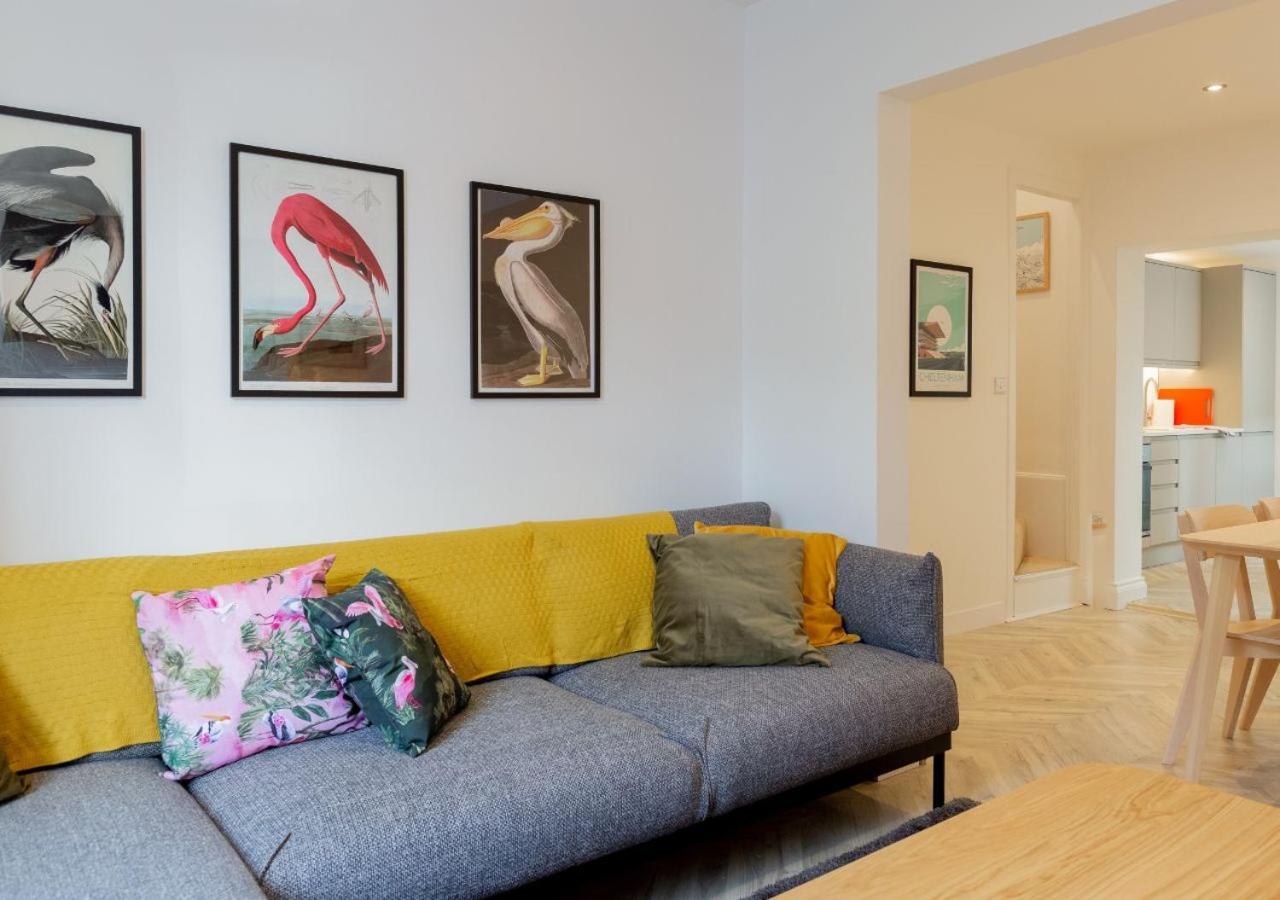 Bright & Airy 2bd - 10 Mins Walk To Chelt Centre! *
