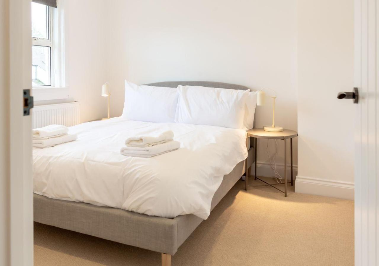 Holiday home Bright & Airy 2bd - 10 Mins Walk To Chelt Centre! *