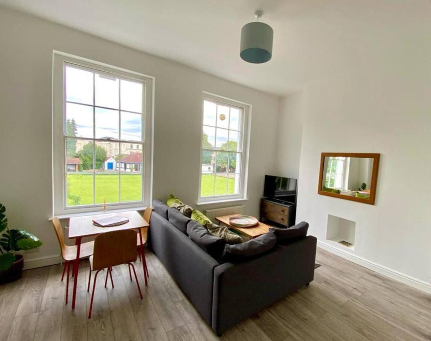 Apartment Explore The Cotswolds, Modern, Parking,
