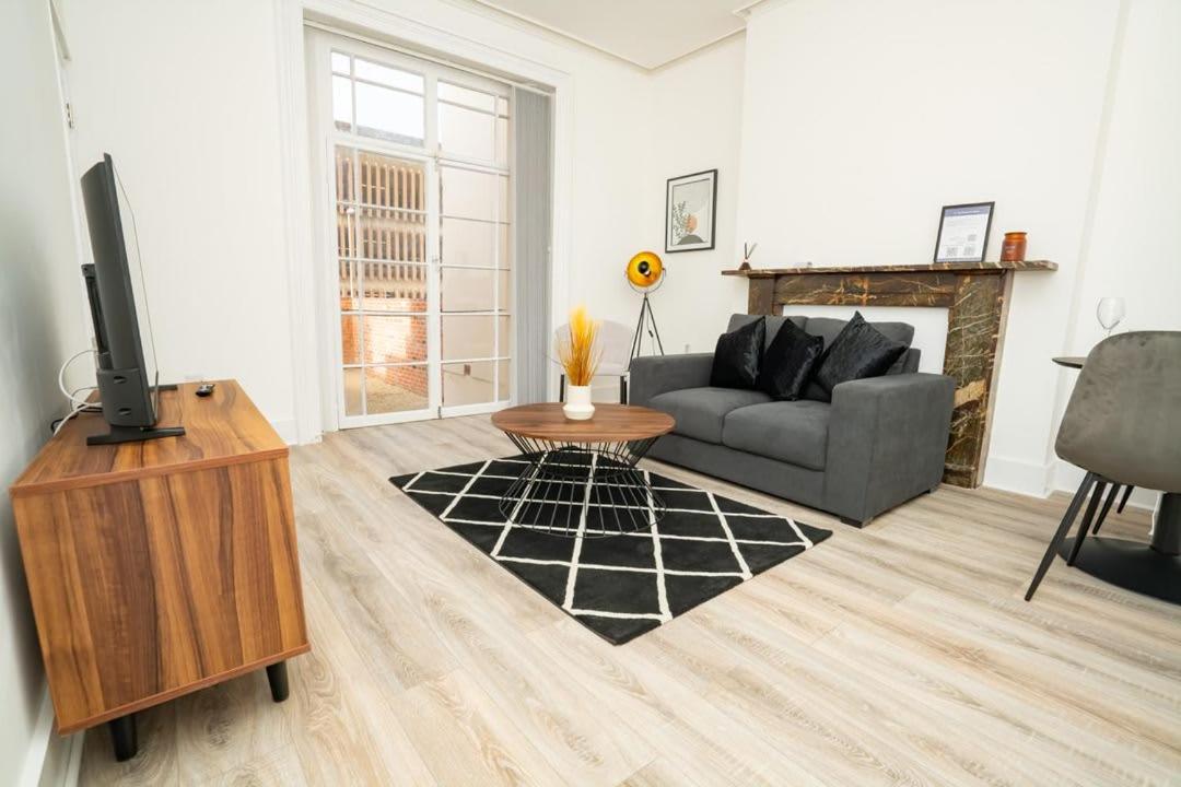 Cosy 1 Bedroom In Centre Apartment Cheltenham