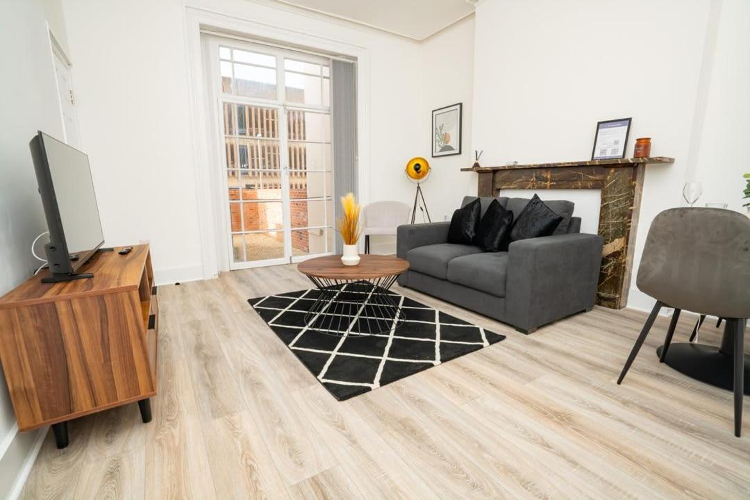 Cosy 1 Bedroom In Centre * Cheltenham