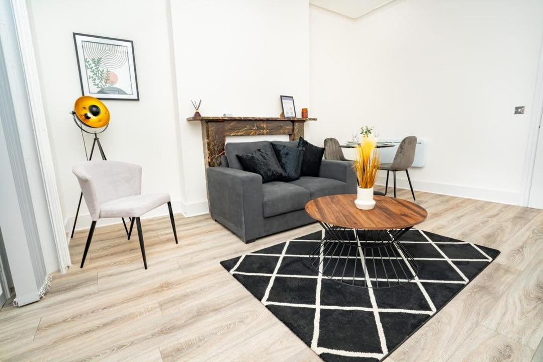 Cosy 1 Bedroom In Centre Apartment