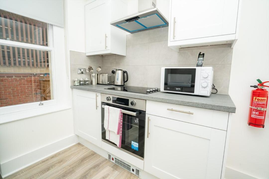Cosy 1 Bedroom In Centre Apartment