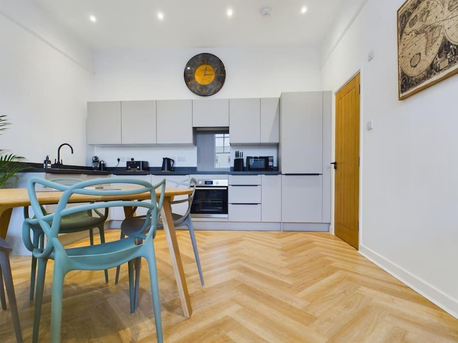 Holiday home Arcadia House, Location With Parking, King Size Bed And Wifi *