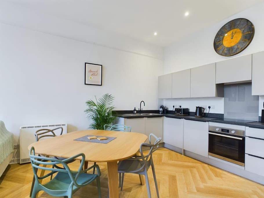 Holiday home Arcadia House, Location With Parking, King Size Bed And Wifi *