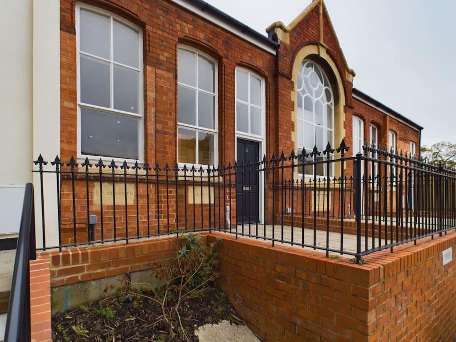 Arcadia House, Location With Parking, King Size Bed And Wifi Holiday home Cheltenham