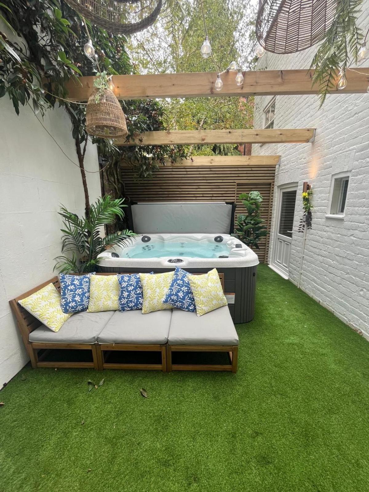 Town Centre With Hot Tub * Cheltenham