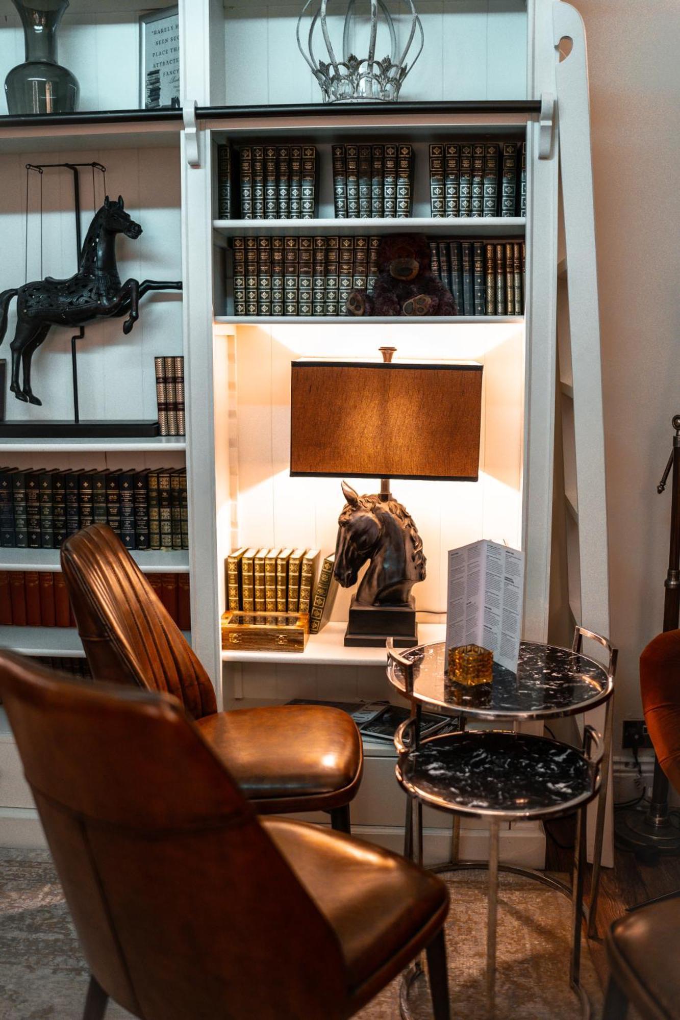Clarence Court Hotel 4*