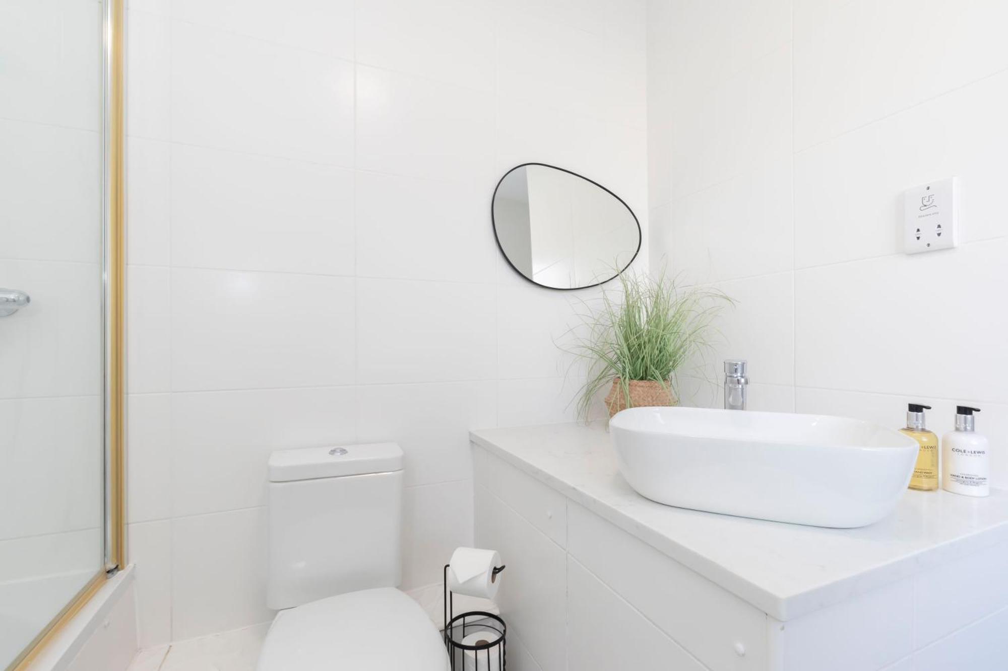Holiday home Stylish 5 Bedroom 4 Bathroom Townhouse *
