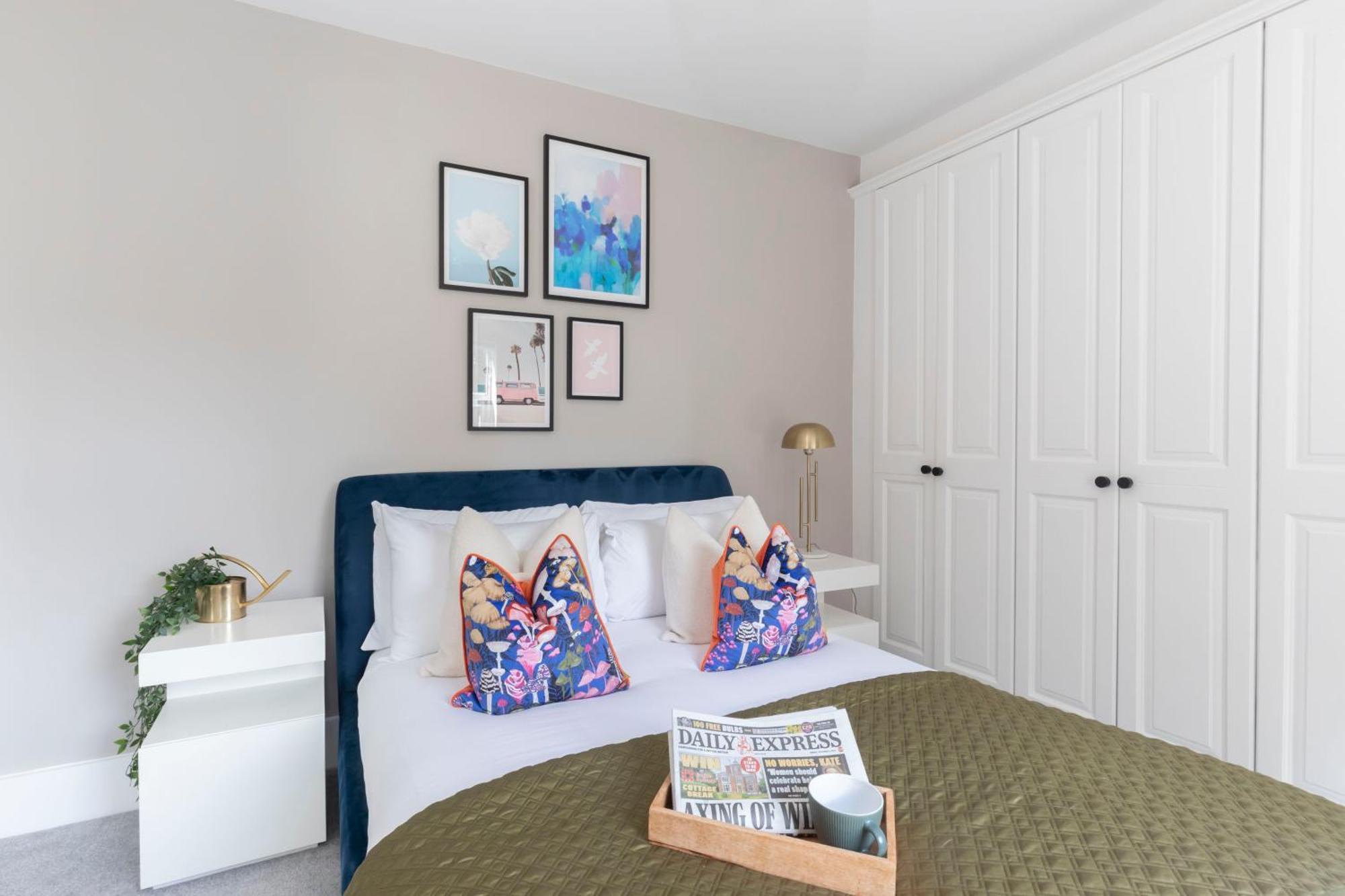 Stylish 5 Bedroom 4 Bathroom Townhouse Holiday home